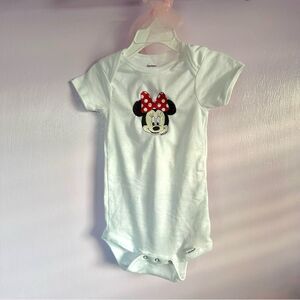 NWOT Minnie Mouse Embroidered Baby Bodysuit Sz 18 months Wht
